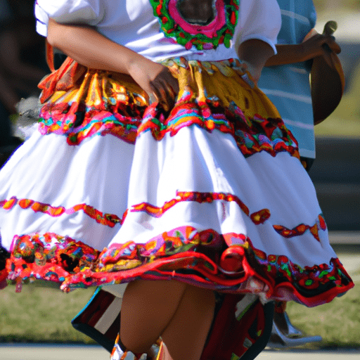 משפחות ואמנים חוגגים את יום פארק צ'יקאנו עם מוזיקה וריקוד מסורתיים